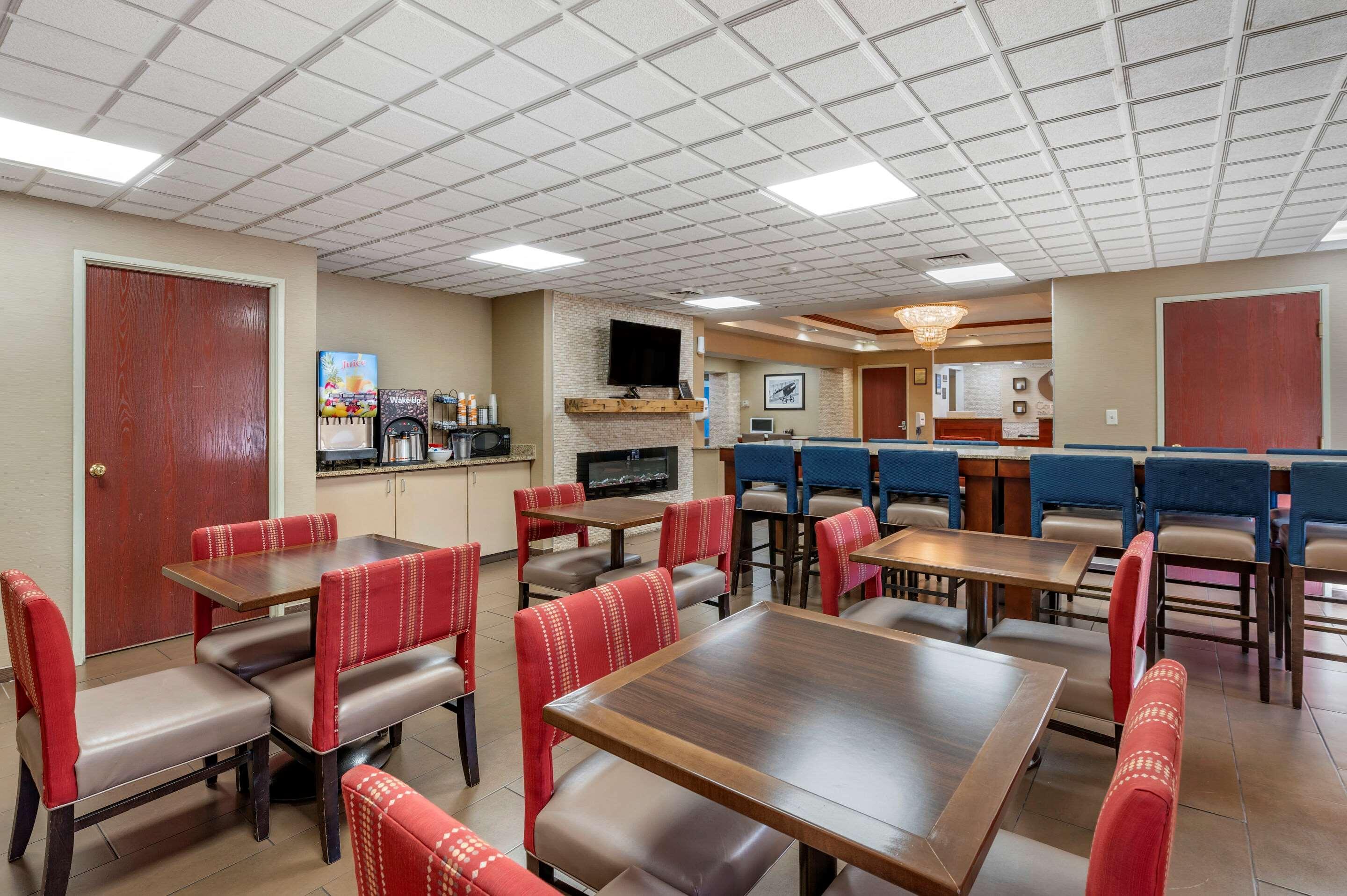Comfort Inn & Suites Englewood Extérieur photo